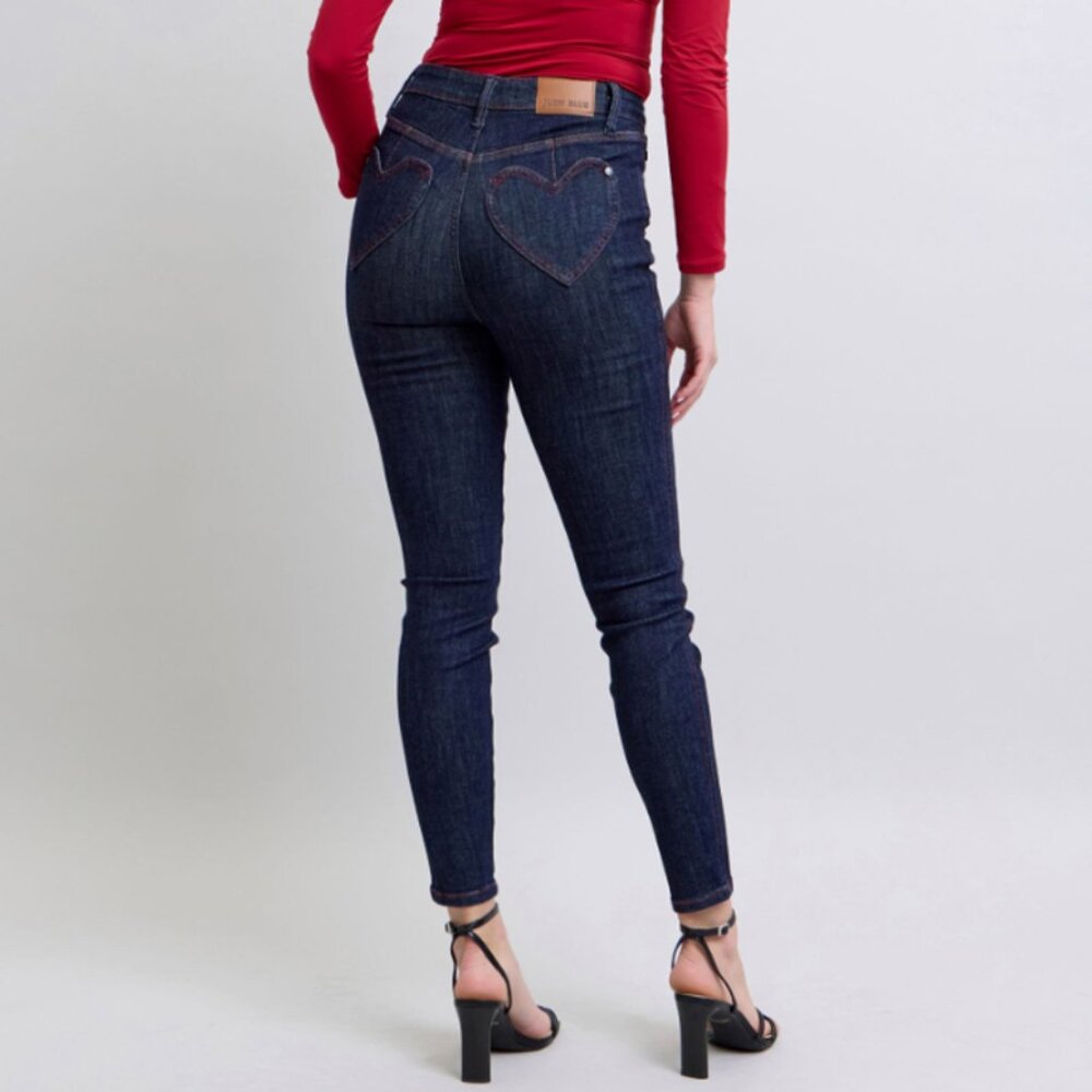 Judy Blue Heart Shaped Back Pockets Skinny